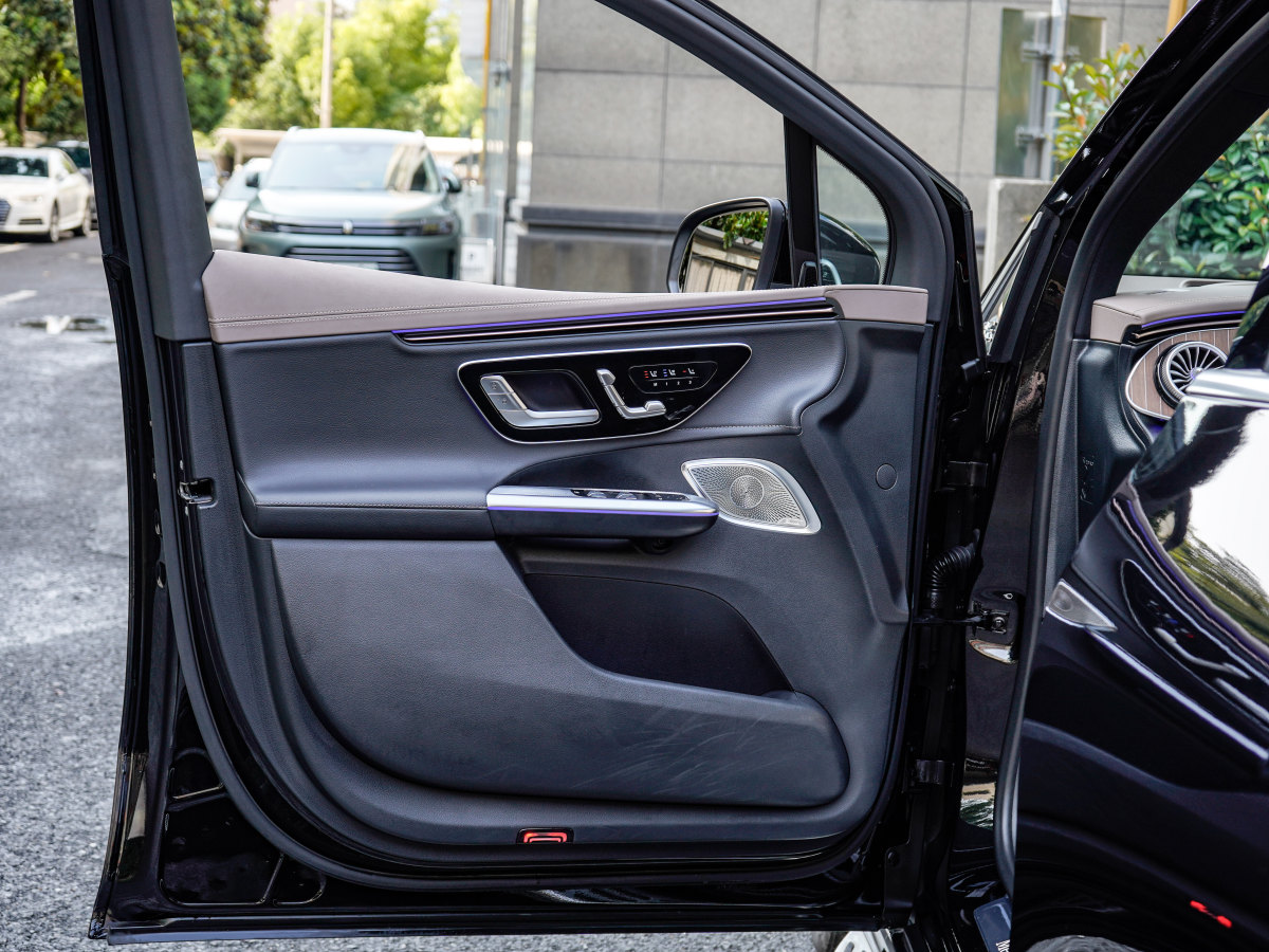 2024年5月奔馳 奔馳EQE SUV  2024款 500 4MATIC 豪華版