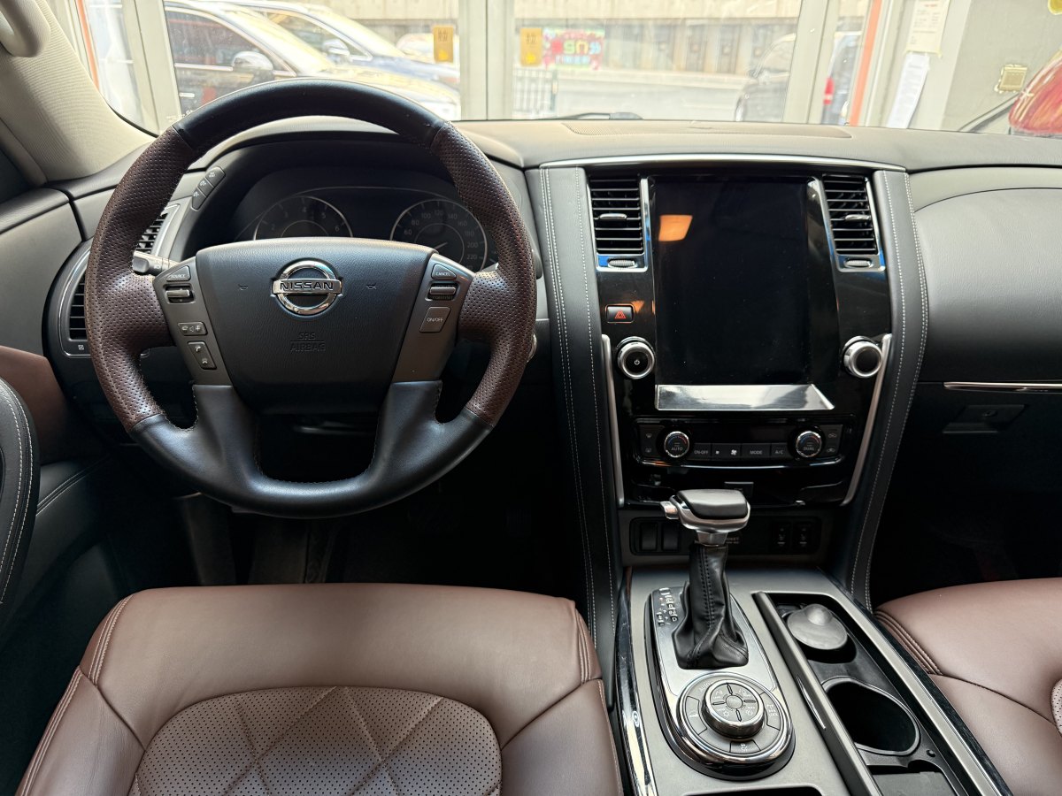 日產(chǎn) 途樂  2018款 4.0L 領(lǐng)英型圖片