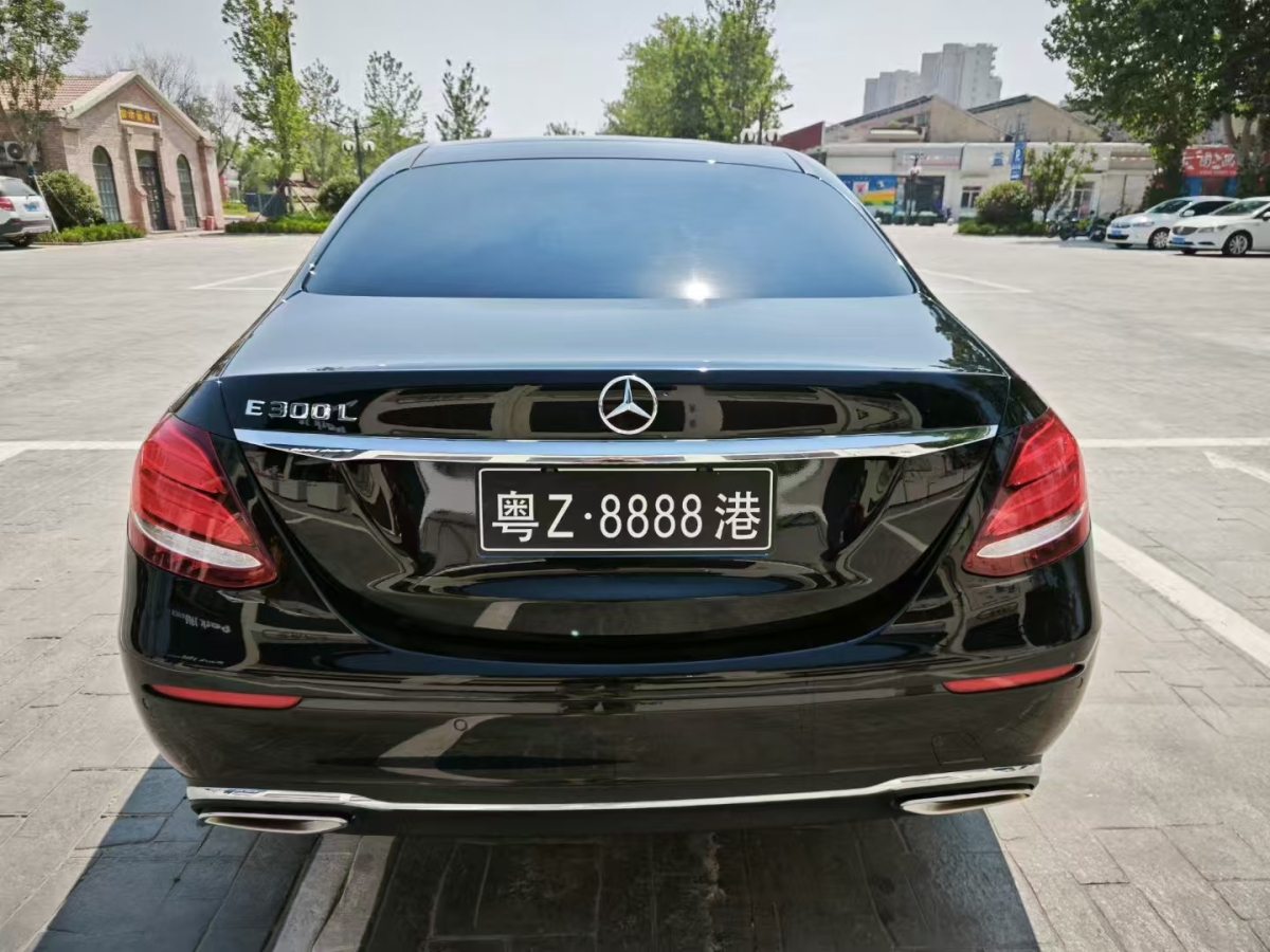 奔馳 奔馳E級  2019款 改款 E 300 L 豪華型圖片
