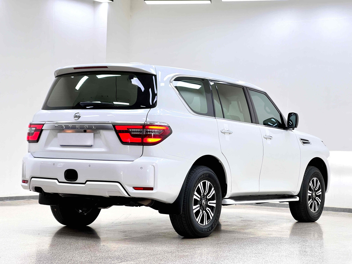 日產(chǎn) 途樂  2018款 4.0L 鉑金型圖片