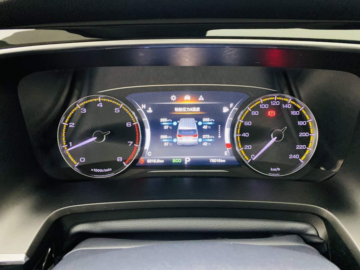 廣汽傳祺 M8  2024款 領(lǐng)秀系列 390T 豪華版圖片
