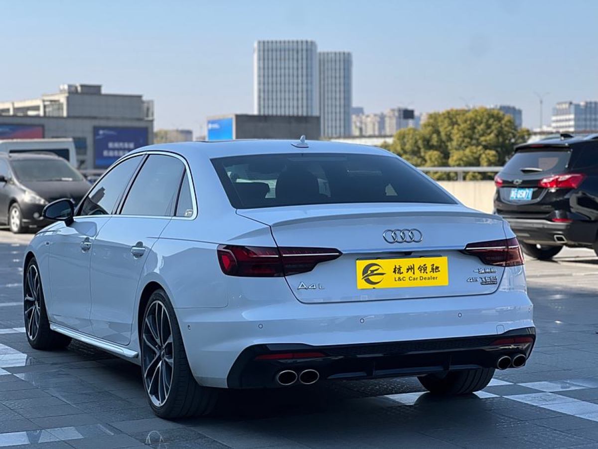 奧迪 奧迪A4L  2020款 45 TFSI quattro 臻選動(dòng)感型圖片