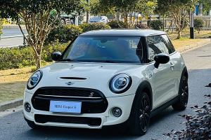 COUNTRYMAN MINI 1.5T COOPER 艺术家