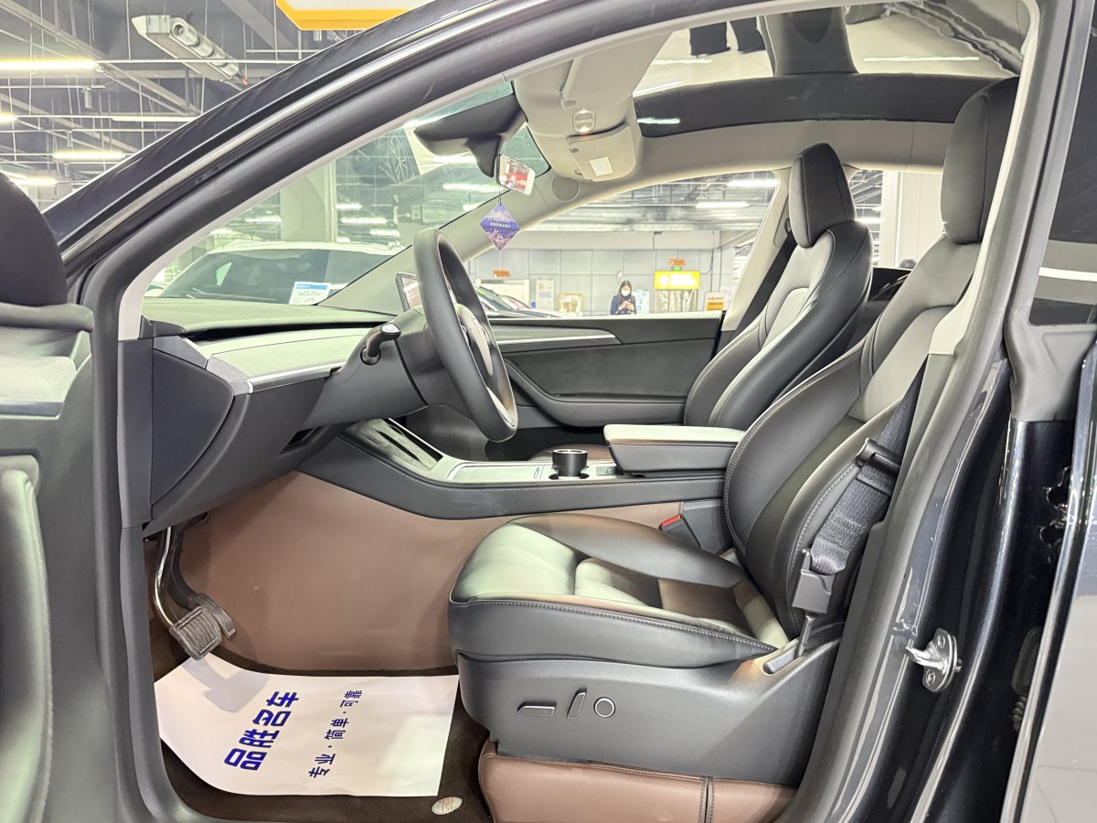 特斯拉 Model 3  2020款 改款 長(zhǎng)續(xù)航后輪驅(qū)動(dòng)版圖片