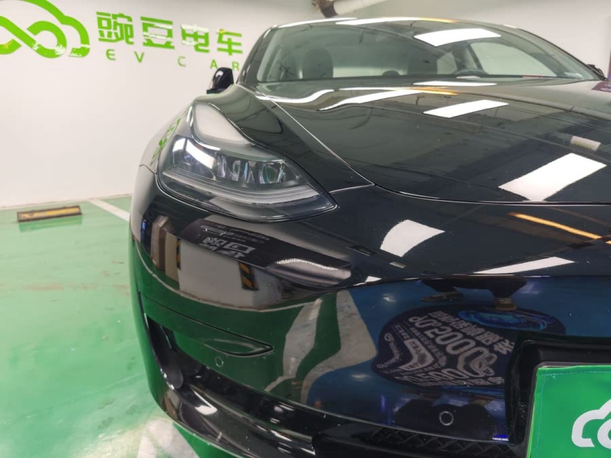 特斯拉 Model 3  2021款 改款 標(biāo)準(zhǔn)續(xù)航后驅(qū)升級(jí)版圖片