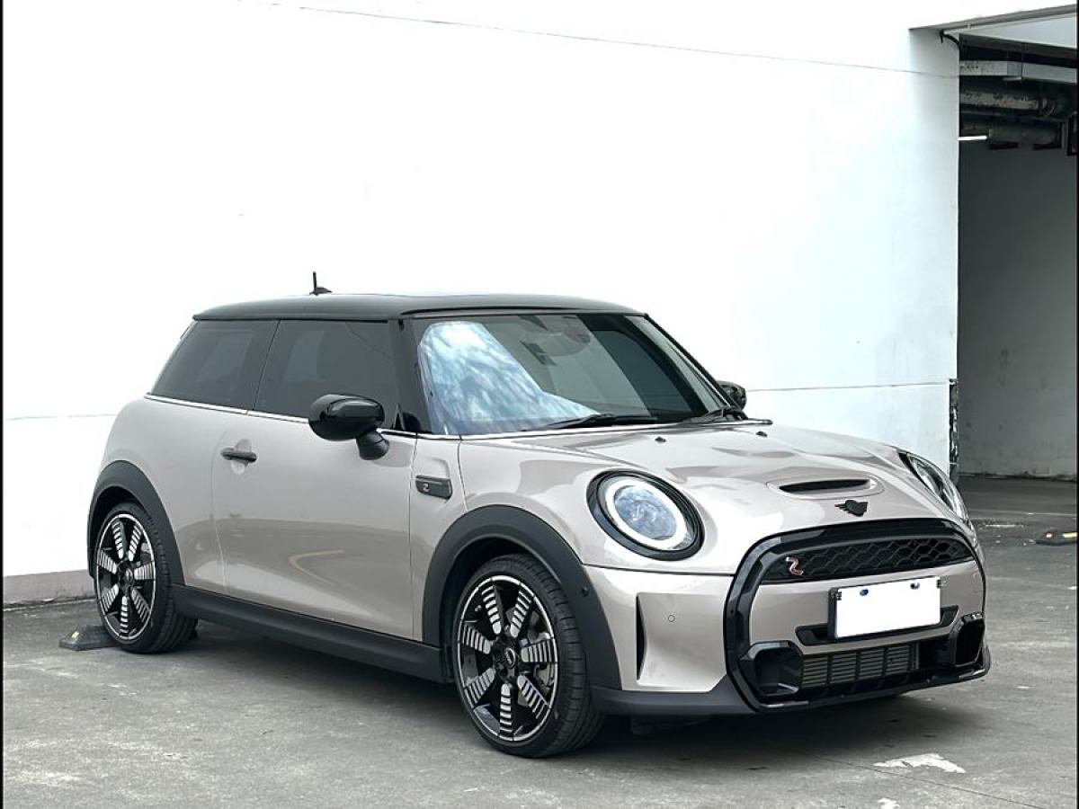 MINI MINI  2023款 改款 2.0T COOPER S 藝術(shù)家圖片