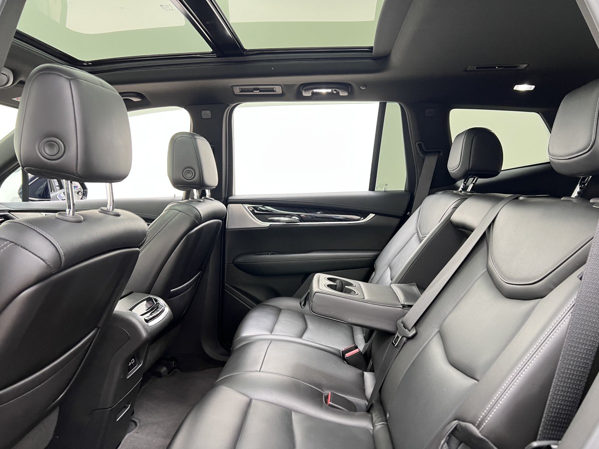 凱迪拉克 XT6  2022款 2.0T 七座四驅(qū)豪華型圖片