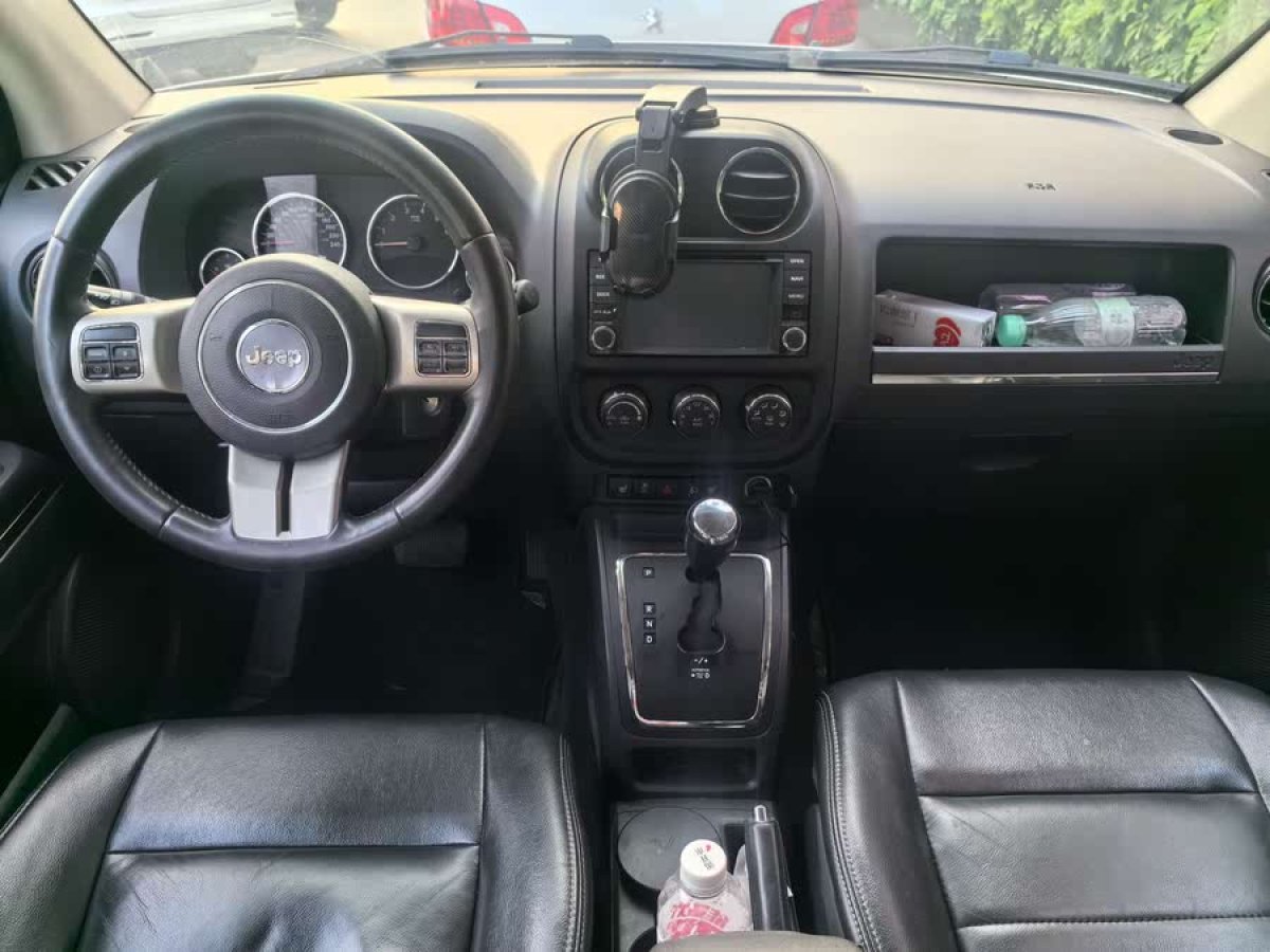 Jeep 指南者  2013款 2.0L 兩驅(qū)豪華版圖片