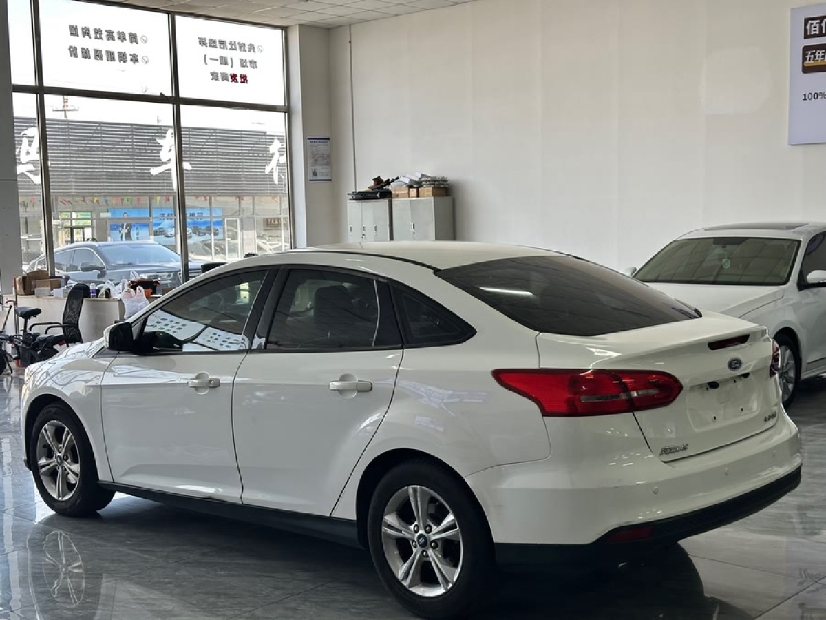 福特 ?？怂? 2015款 三廂 1.6L 自動(dòng)舒適型圖片