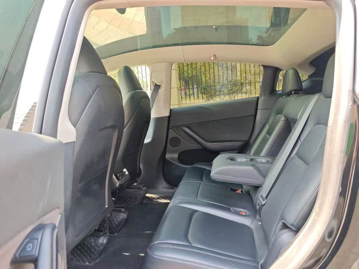 特斯拉 Model Y  2023款 后輪驅(qū)動(dòng)版圖片