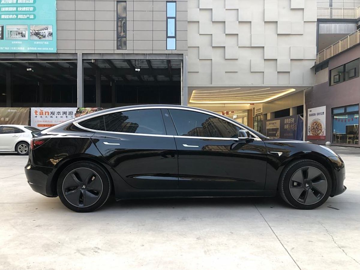 特斯拉 Model 3  2019款 標準續(xù)航后驅(qū)升級版圖片