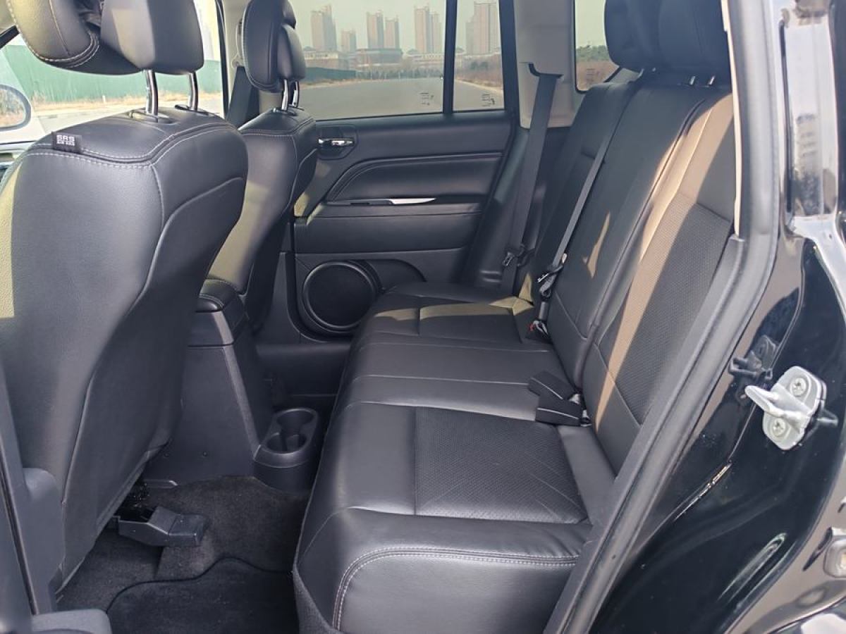 Jeep 指南者  2014款 2.0L 兩驅(qū)豪華版圖片