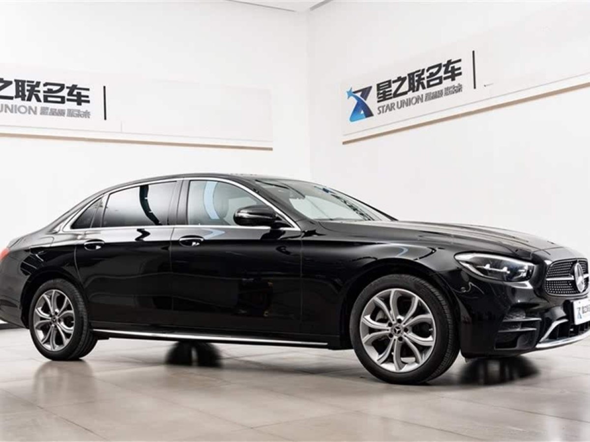 奔馳 奔馳E級  2021款 改款 E 300 L 運動時尚型圖片