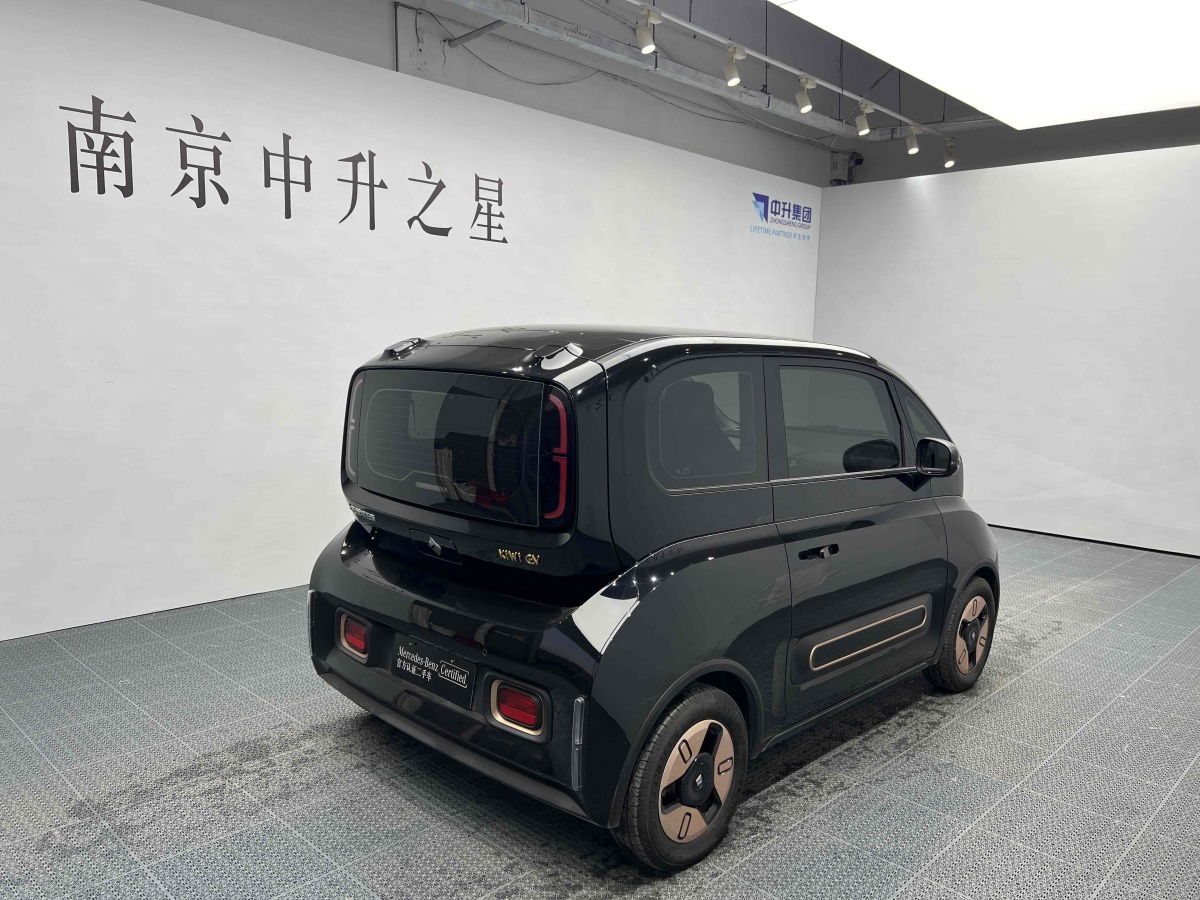 寶駿 寶駿KiWi EV  2022款 藝術(shù)家輕享版 三元鋰圖片