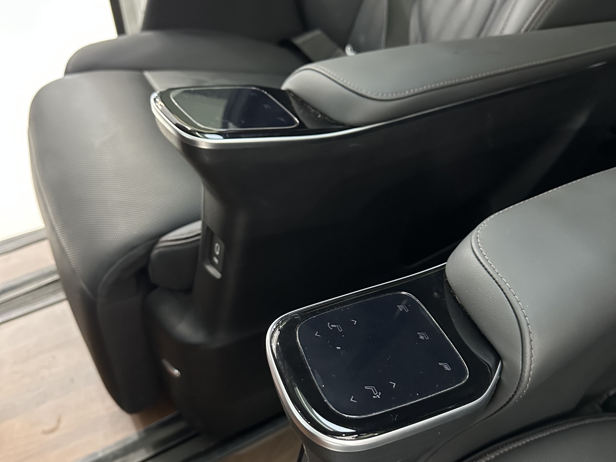 廣汽傳祺 M8  2024款 宗師系列 400T 先鋒版圖片