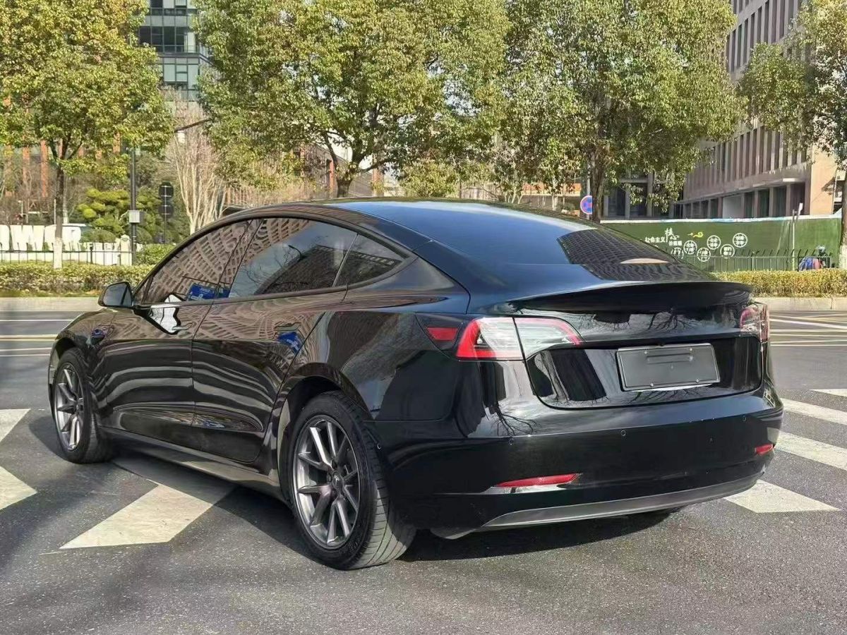 2023年1月特斯拉 Model S  2023款 三電機(jī)全輪驅(qū)動(dòng) Plaid版