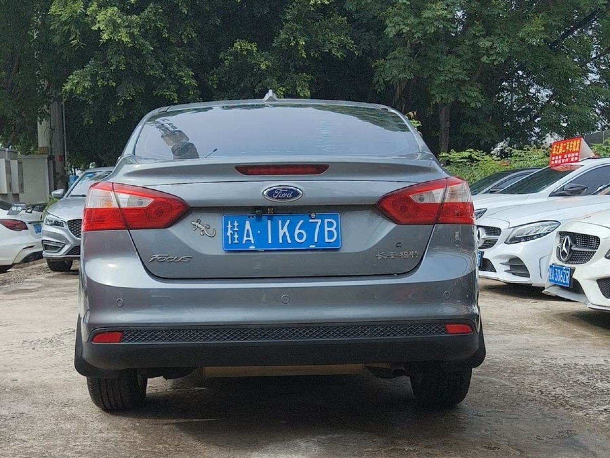 福特 ?？怂? 2012款 三廂 1.6L 自動(dòng)風(fēng)尚型圖片