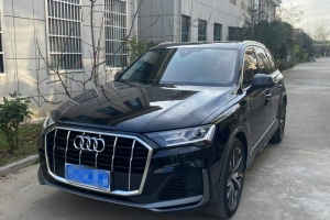 奥迪Q7 奥迪 55 TFSI quattro S line运动型