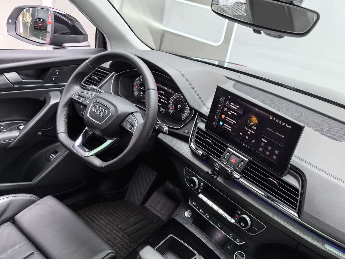 Audi Q5L2022 40t luxury dynamic model图片