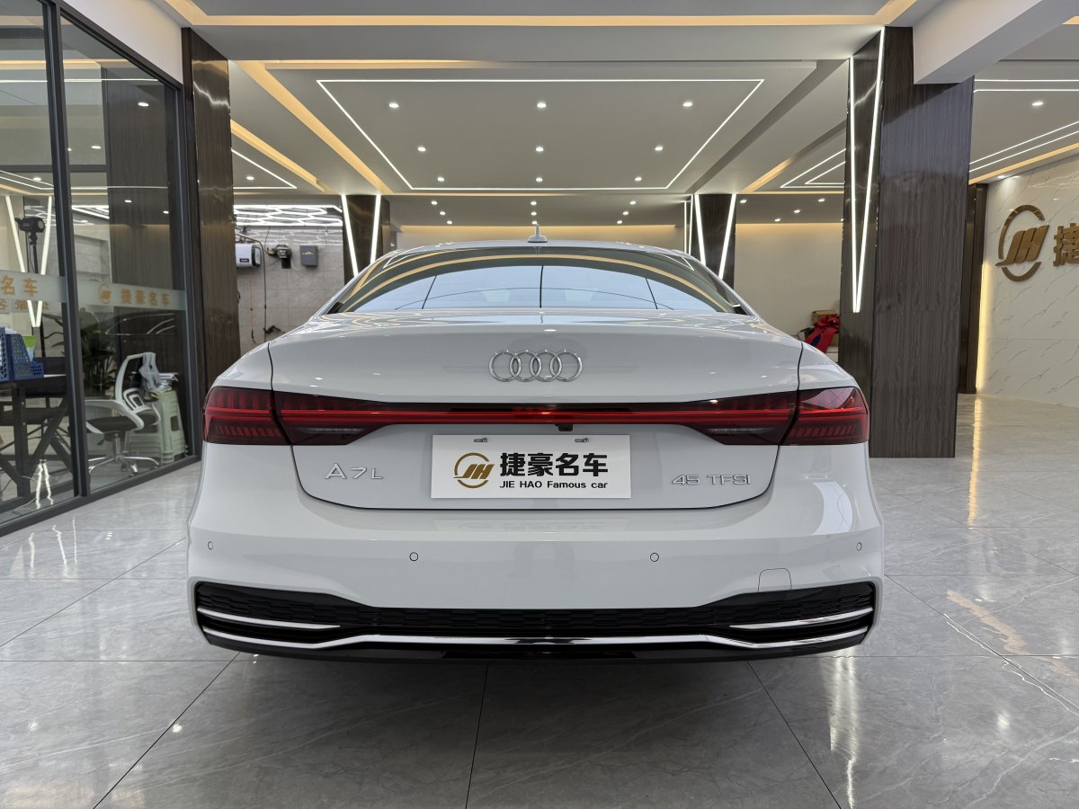 奧迪 奧迪A7L  2024款 45TFSI S-line 筑夢(mèng)型 流晶套裝圖片