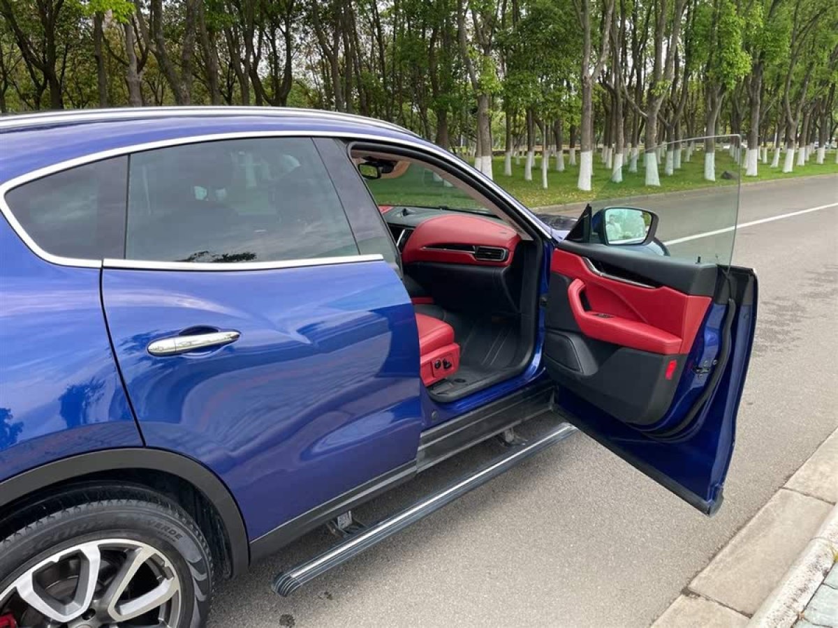 瑪莎拉蒂 Levante  2018款 3.0T 350Hp 標(biāo)準(zhǔn)版圖片