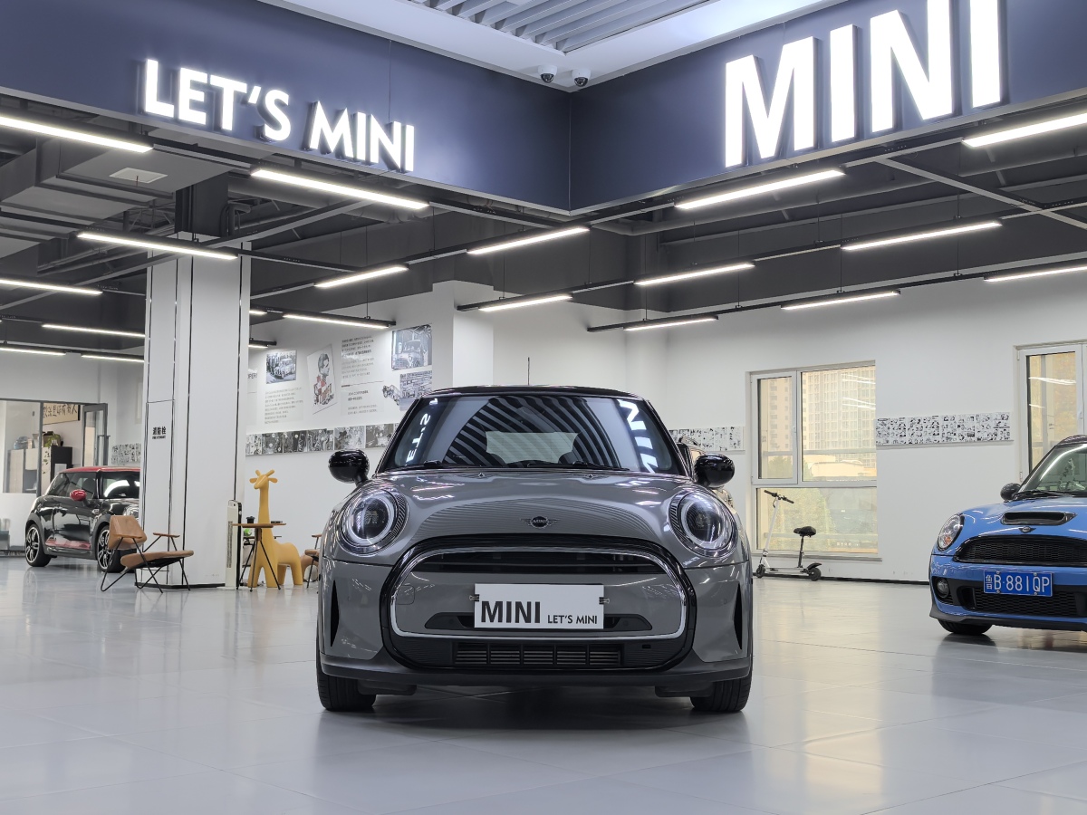 MINI MINI  2022款 改款 1.5T COOPER 經(jīng)典派圖片