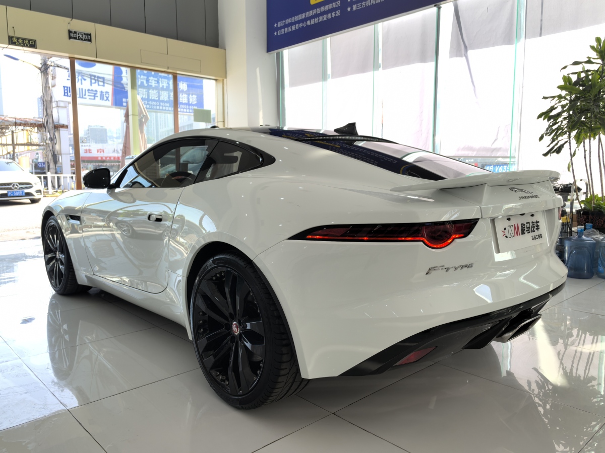 捷豹 F-TYPE  2019款 2.0T 硬頂版圖片