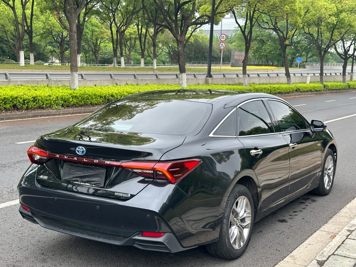 丰田 亚洲龙  2019款 双擎 2.5L 豪华版 国VI图片