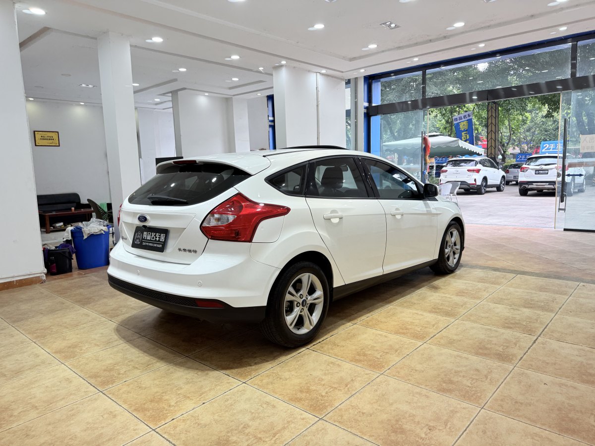 福特 ?？怂? 2012款 兩廂 1.6L 自動(dòng)風(fēng)尚型圖片