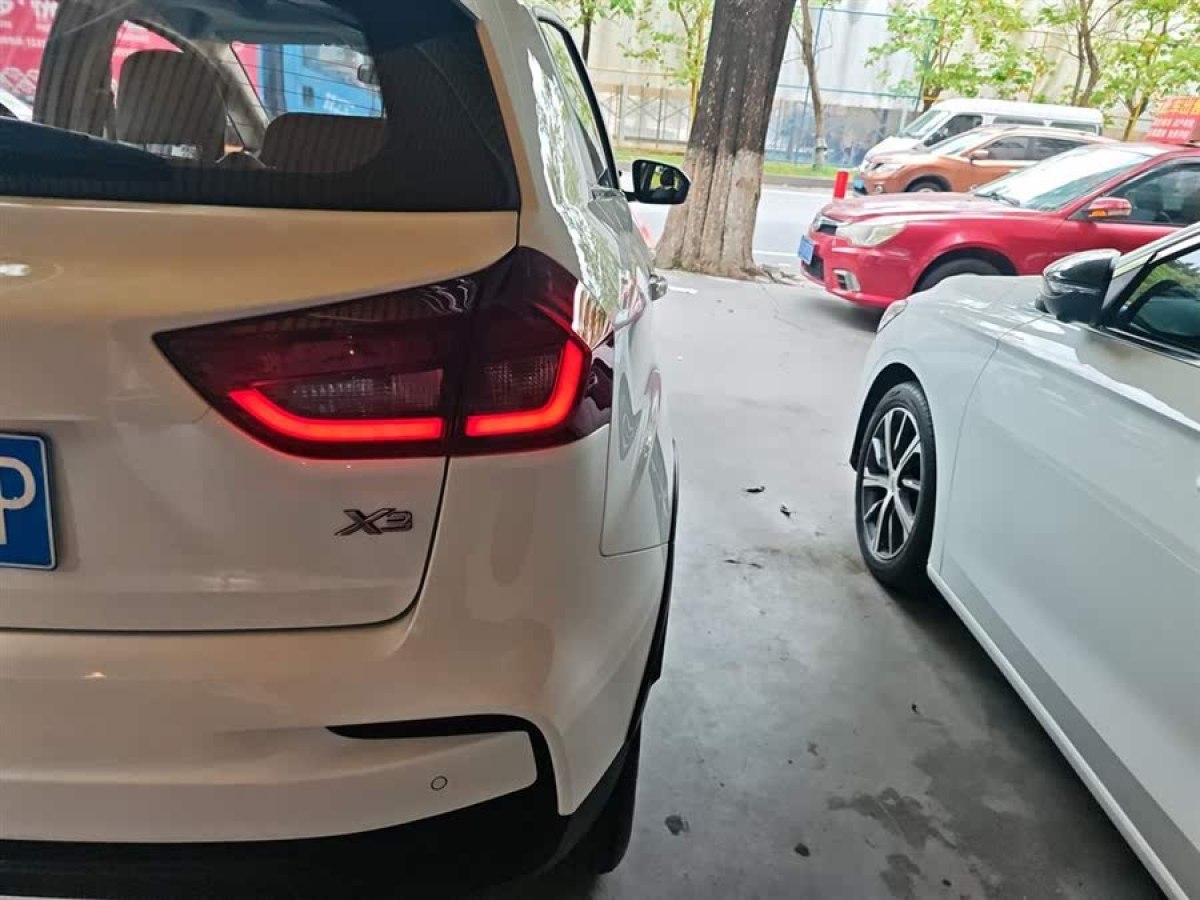 吉利 遠(yuǎn)景X3  2019款  升級(jí)版 1.5L CVT尊貴型圖片