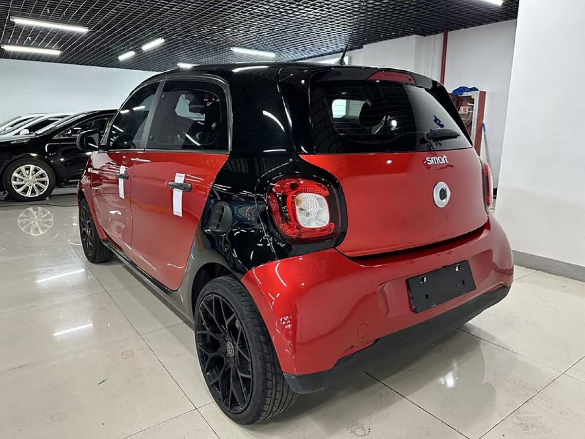 smart forfour  2016款 1.0L 52千瓦靈動(dòng)版圖片