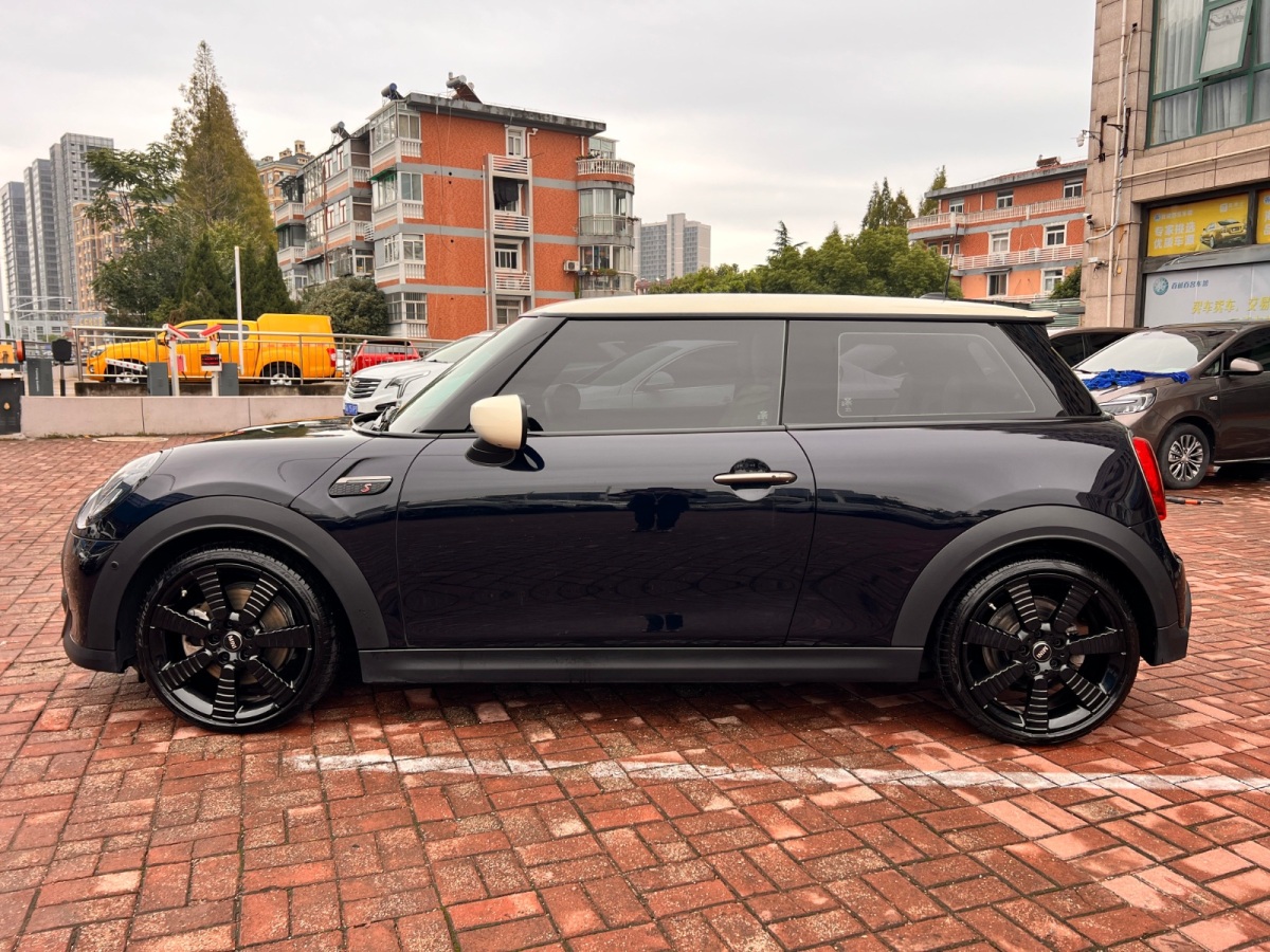 MINI MINI  2023款 2.0T COOPER S 藝術家圖片