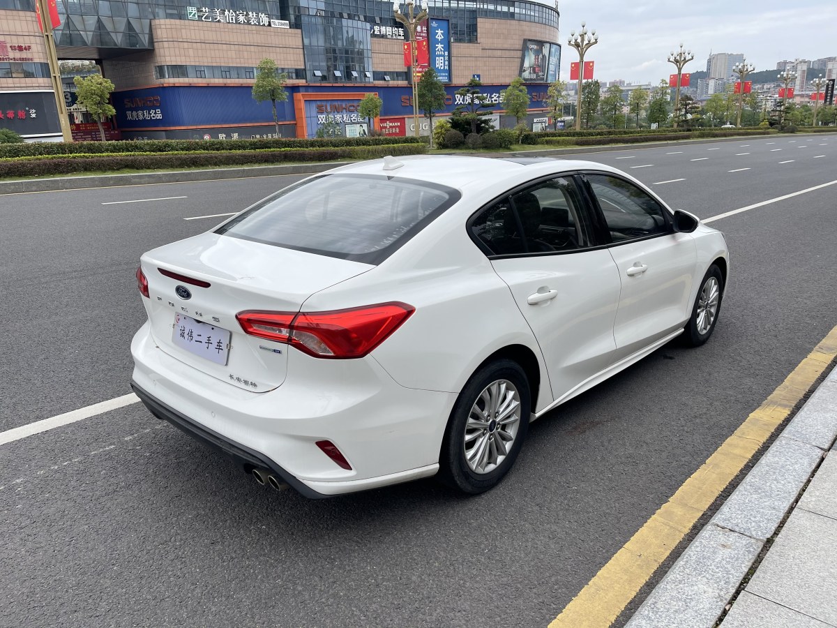 福特 ?？怂? 2019款 三廂 EcoBoost 180 自動(dòng)鋒潮型圖片