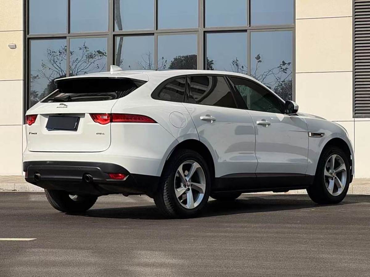 捷豹 F-PACE  2016款 2.0T 兩驅(qū)都市尊享版圖片