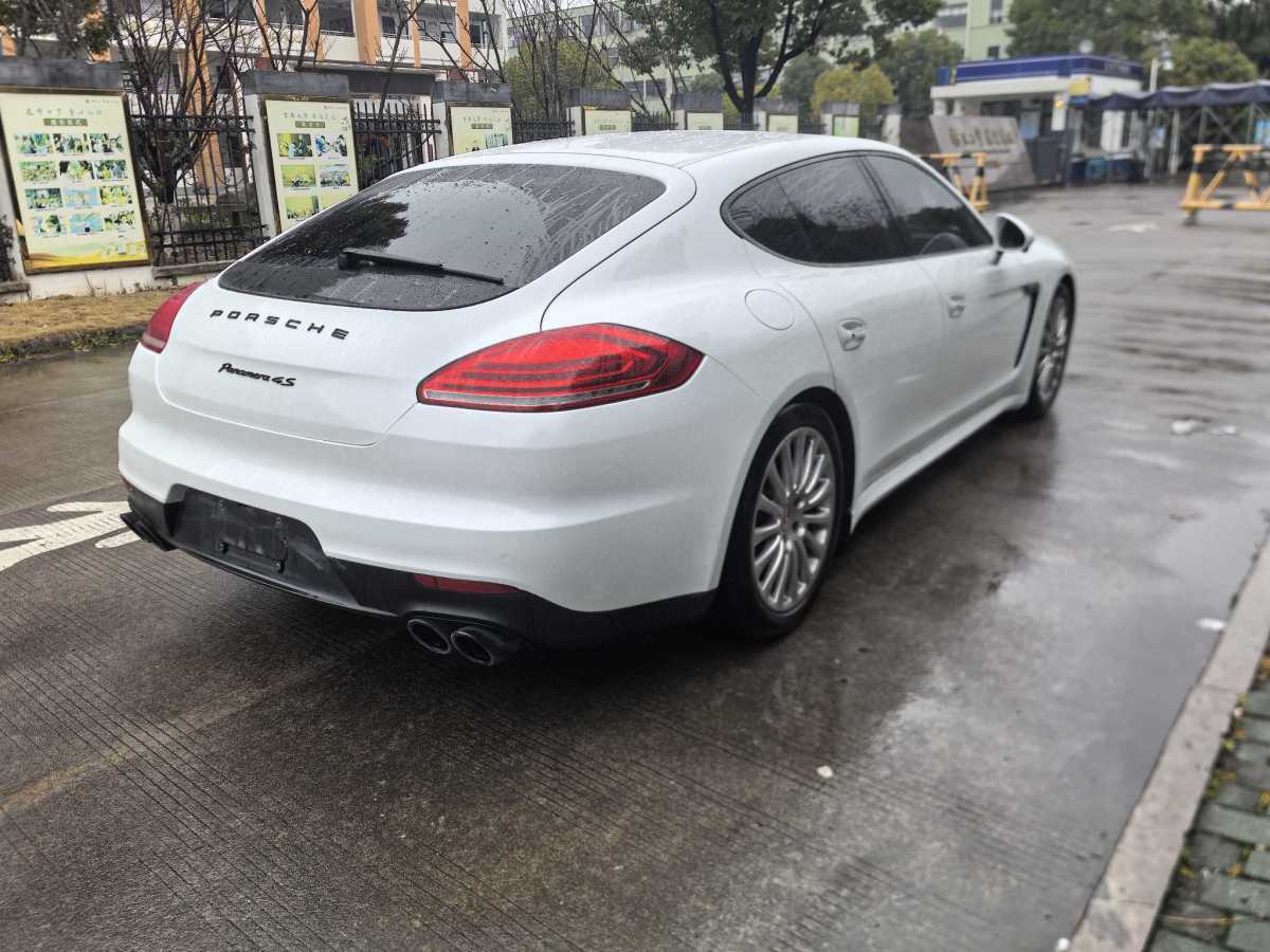 2013年12月保時(shí)捷 Panamera  2014款 Panamera 4 3.0T