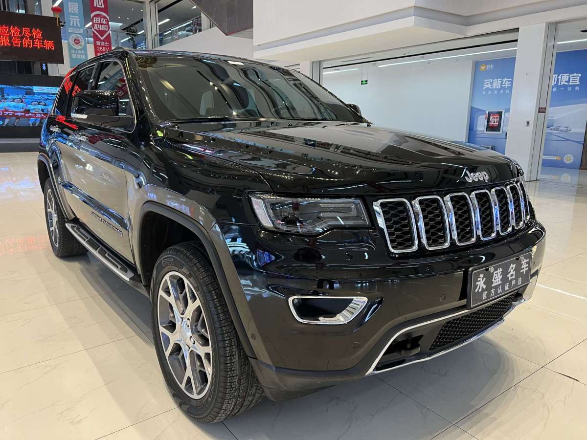 Jeep 大切諾基  2021款 3.0L 80周年紀(jì)念版圖片