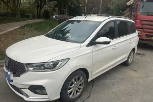 宝骏RS-3 宝骏 1.5L CVT  24小时在线豪华型