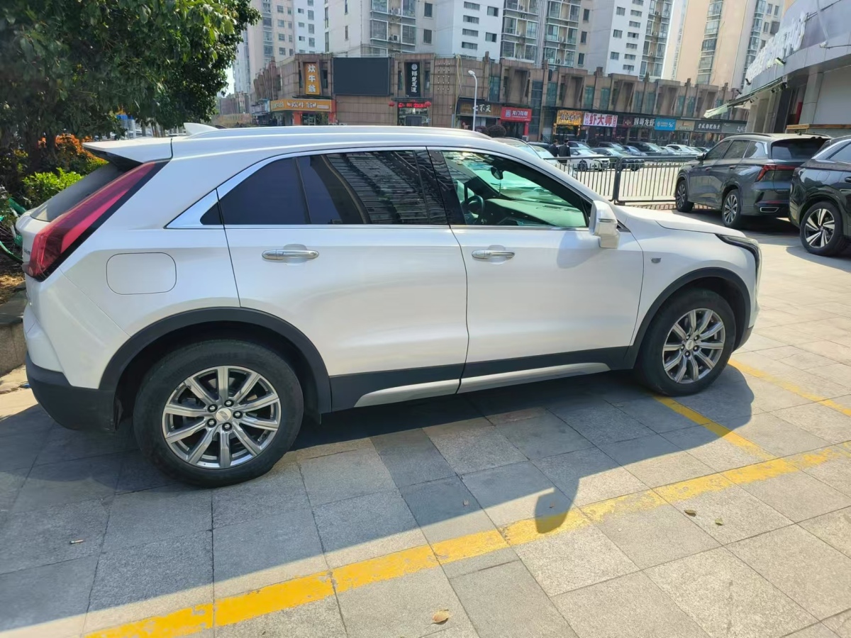 凱迪拉克 XT4  2018款 28T 兩驅(qū)領(lǐng)先型圖片