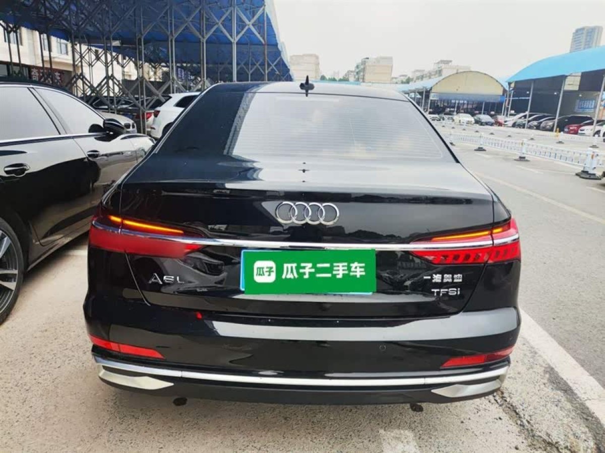 奧迪 奧迪A6L  2023款 改款 45 TFSI 臻選動(dòng)感型圖片