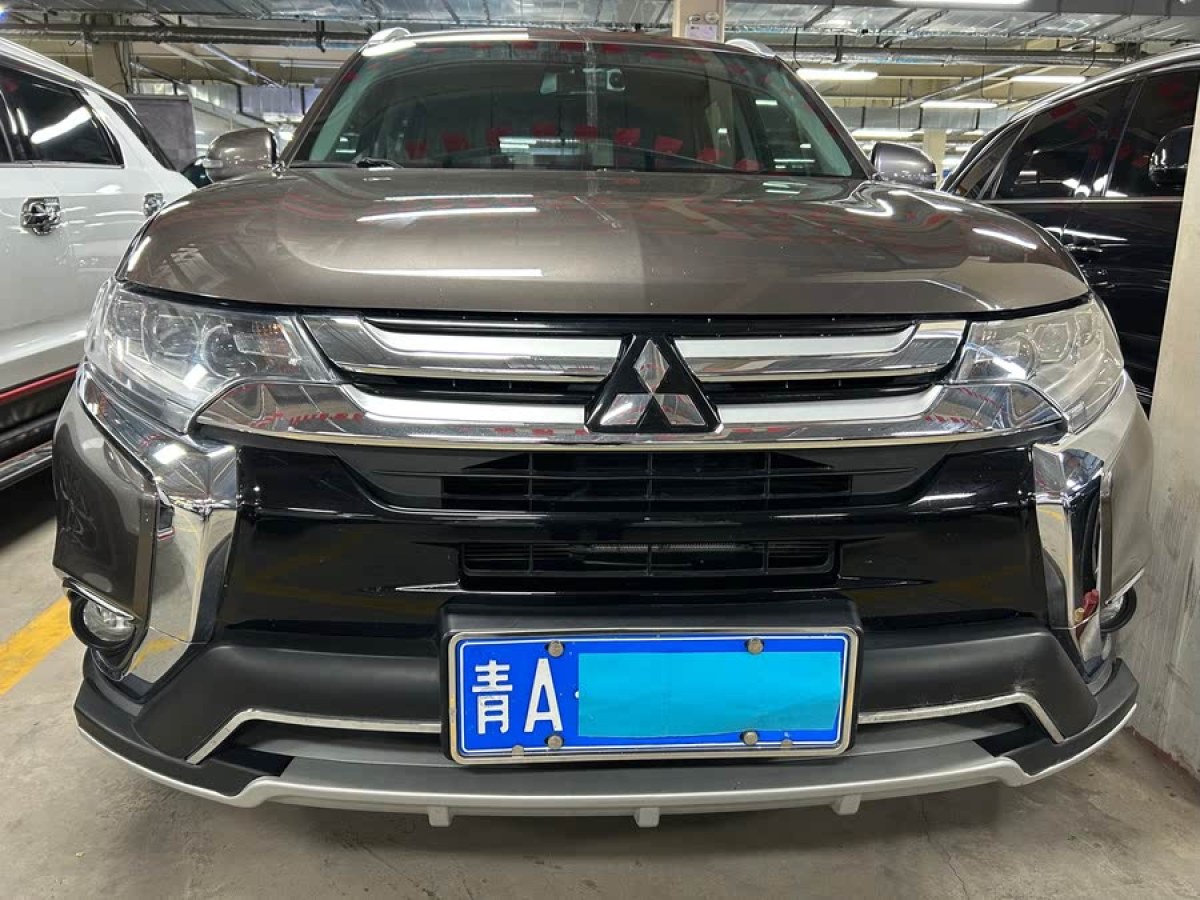 三菱 歐藍德  2018款 2.4L 四驅(qū)精英版 5座圖片