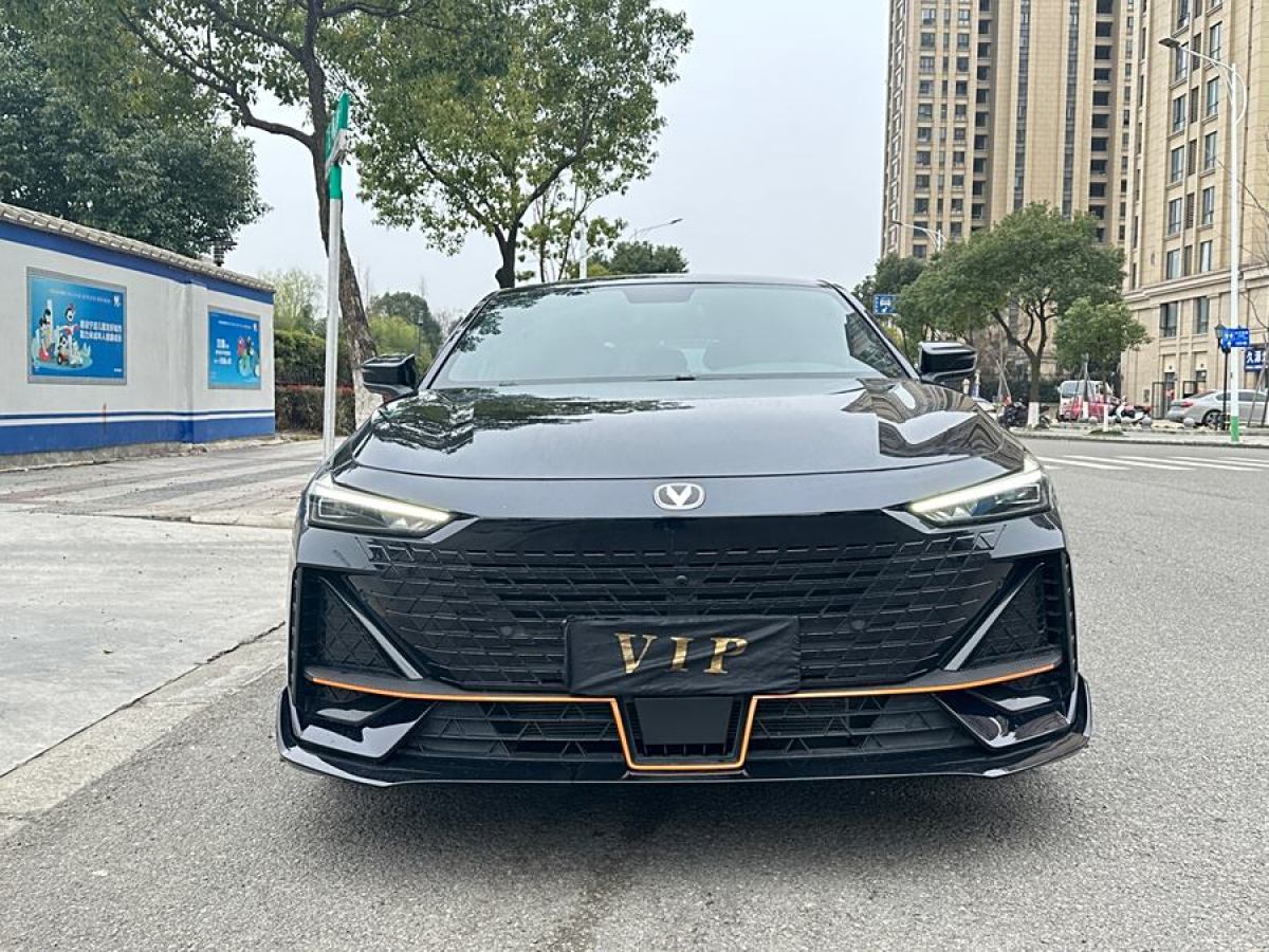 長安 長安UNI-V  2022款 1.5T 運(yùn)動(dòng)版圖片