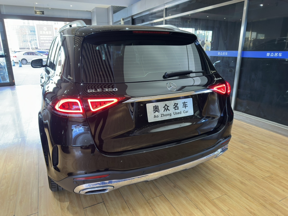 奔馳 奔馳GLE  2023款 GLE 350 4MATIC 時(shí)尚型圖片