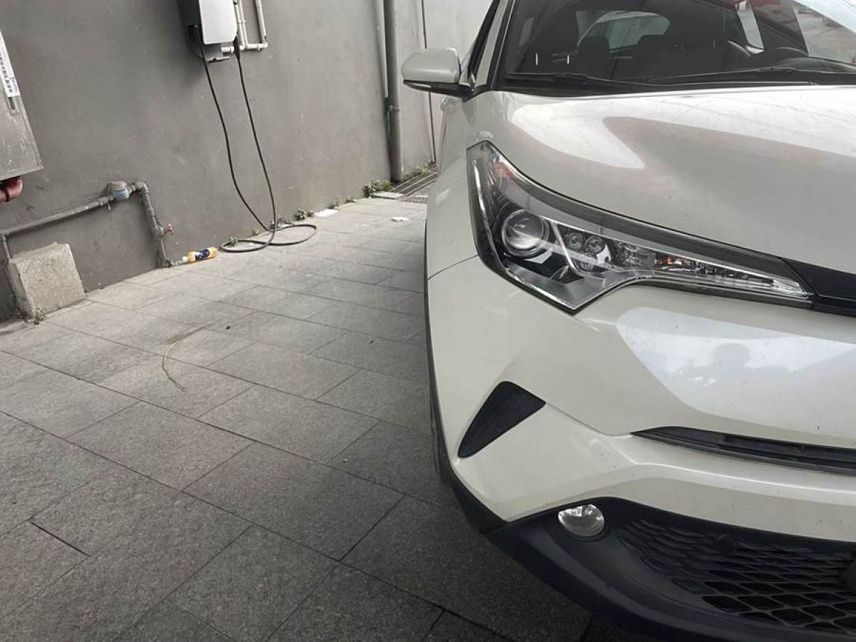 2019年7月豐田 C-HR  2018款 2.0L 領(lǐng)先版 國(guó)VI