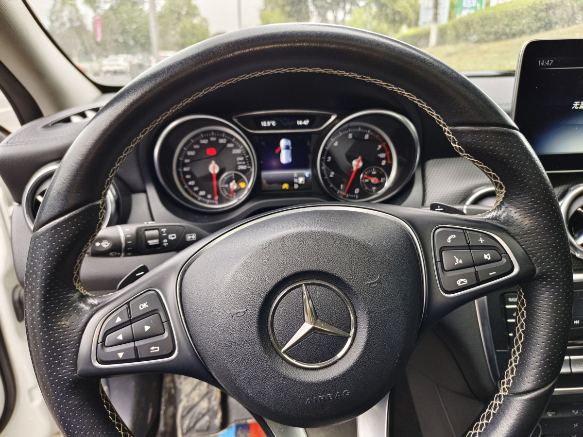 2019年4月奔馳 奔馳GLA  2018款 GLA 220 4MATIC 運動型