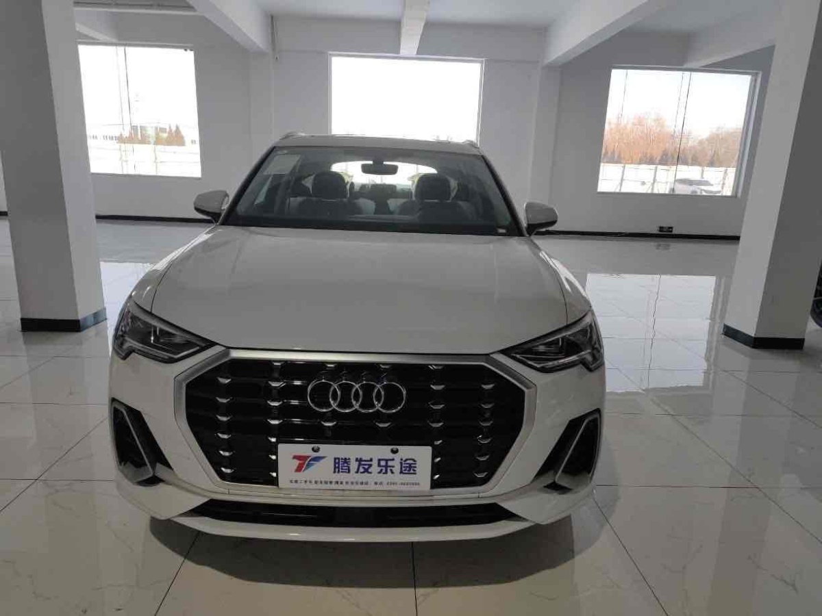 奧迪 奧迪Q3  2023款 35 TFSI 時(shí)尚動(dòng)感型圖片