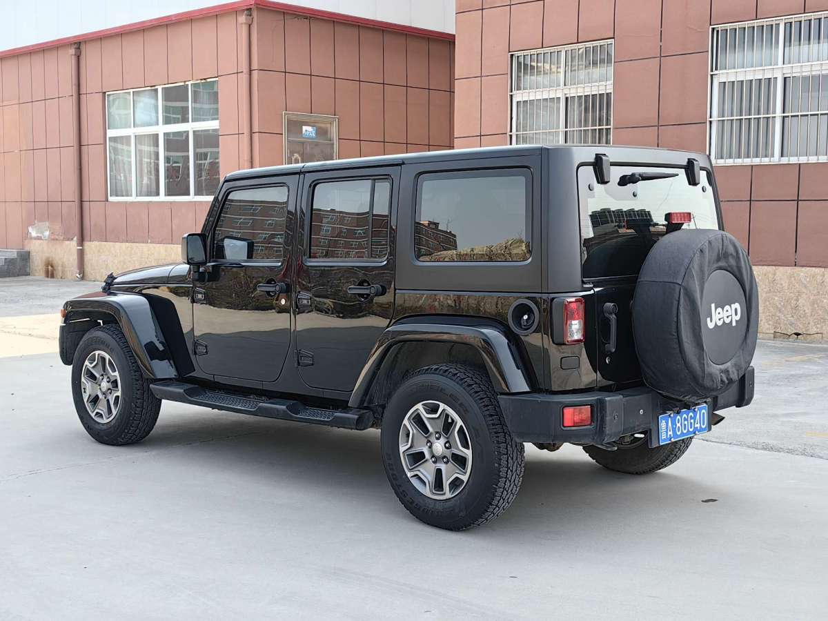 2015年10月Jeep 牧馬人  2015款 3.0L Sahara 四門舒享版