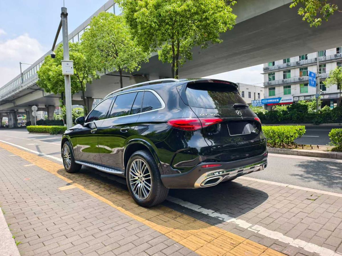 奔馳 奔馳GLC  2023款 GLC 300 4MATIC 轎跑SUV圖片