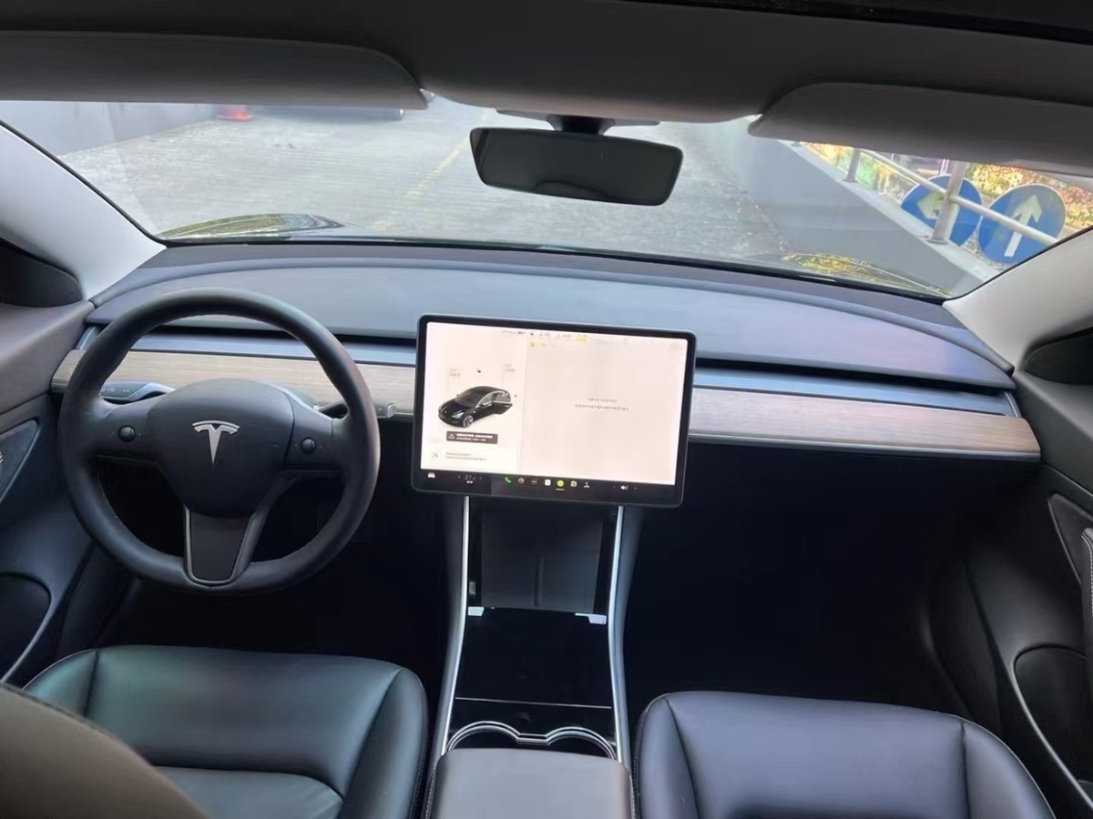 特斯拉Model3圖片