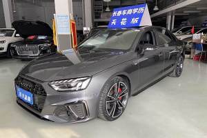 奥迪A4L 奥迪 45 TFSI quattro 臻选动感型