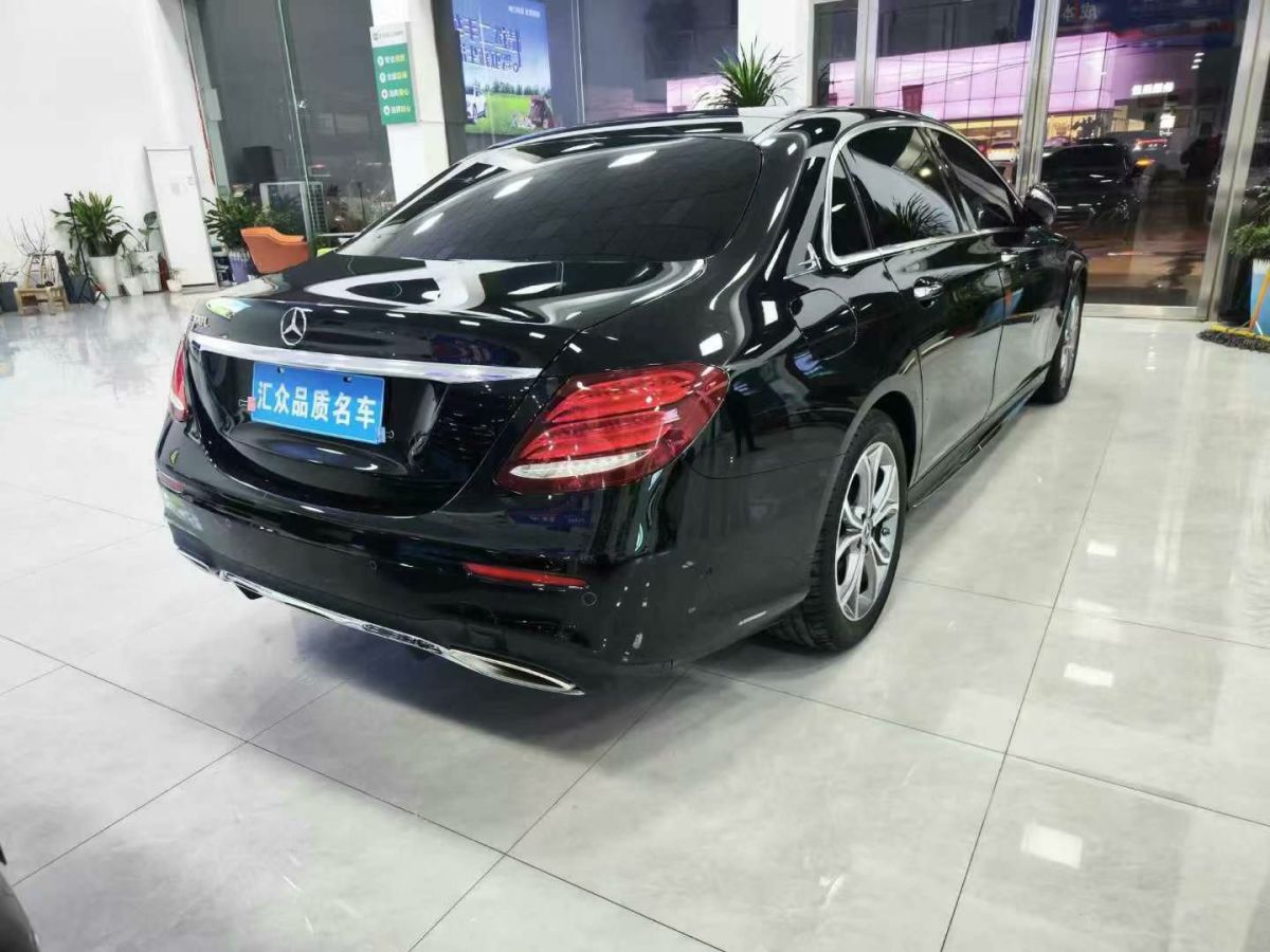 奔馳 奔馳GLE  2020款  GLE 350 4MATIC 時(shí)尚型圖片